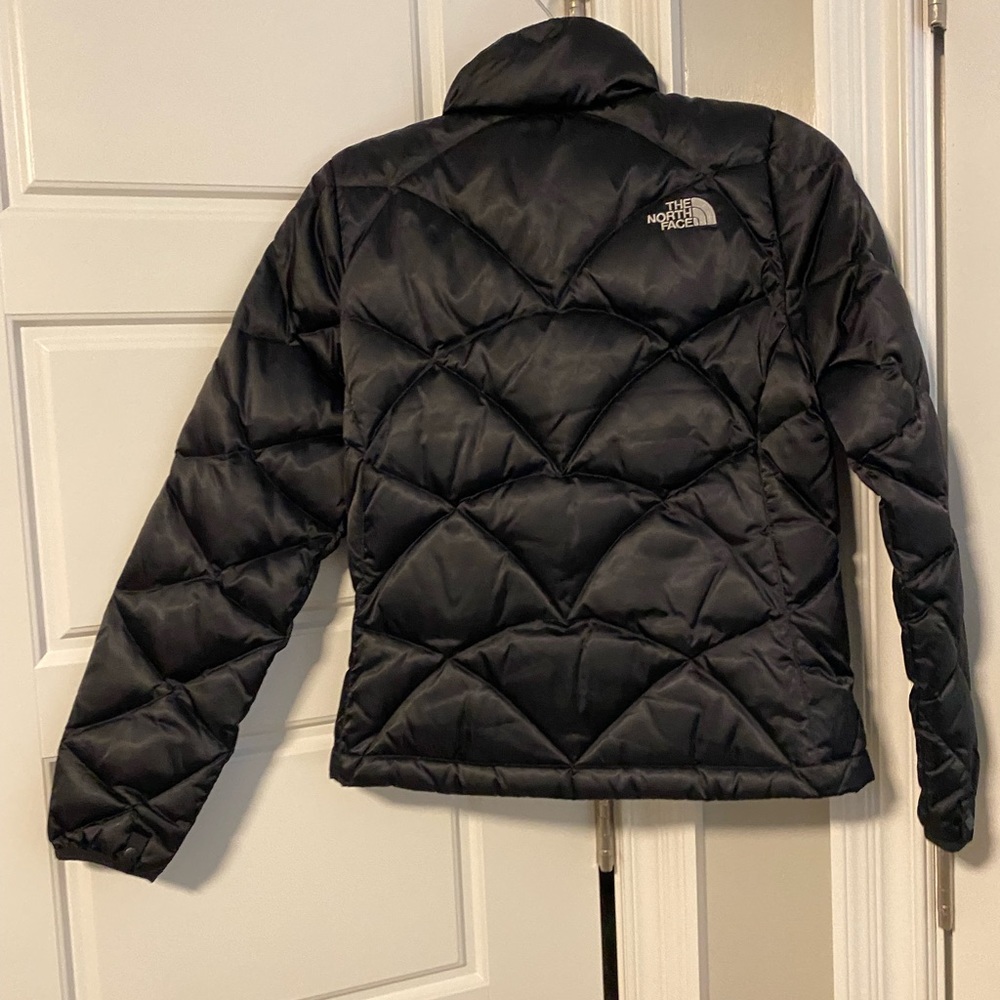 North face - Picture 2 of 3